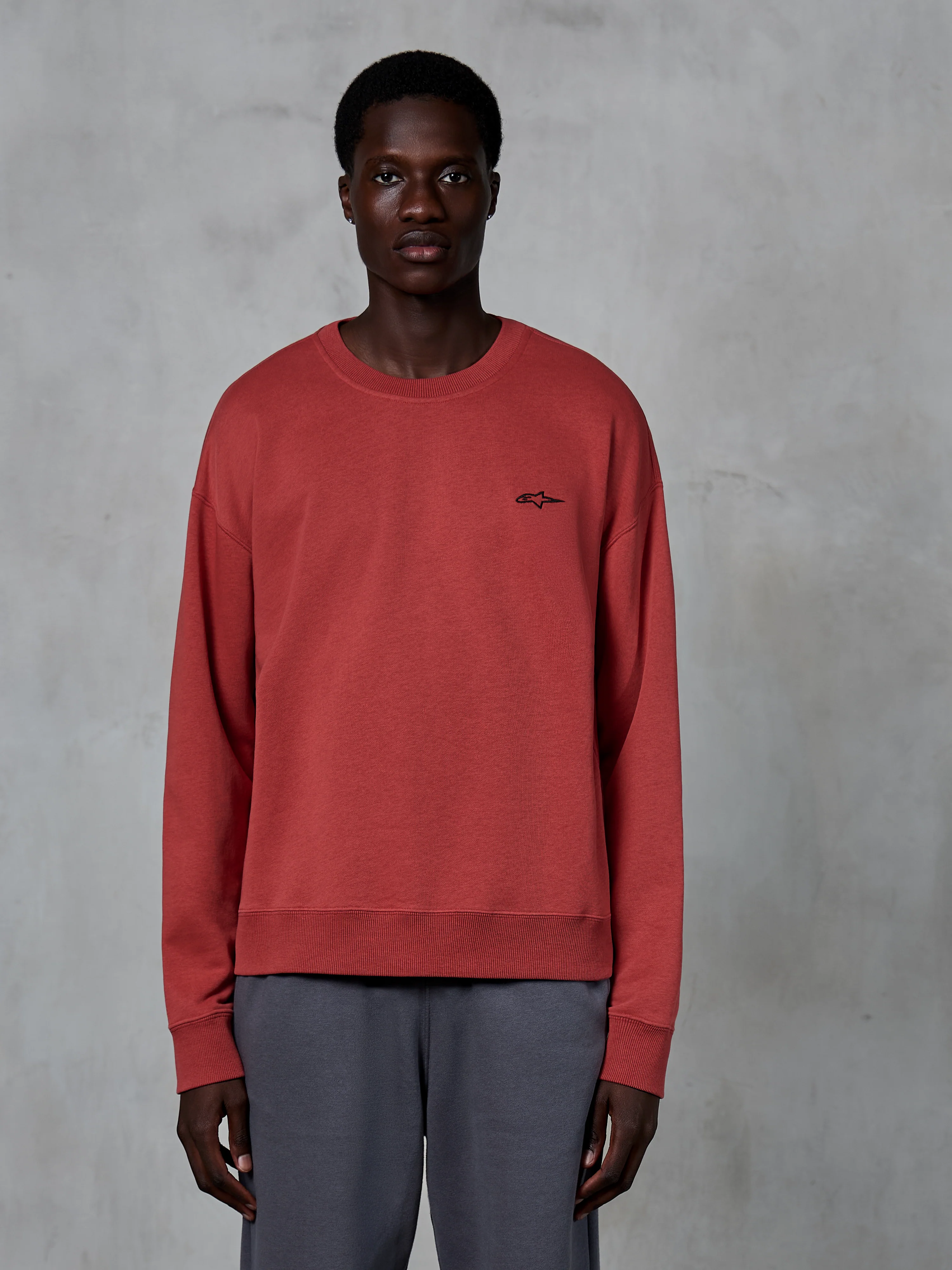 Sudadera Essentials Ageless Crew - Image 2