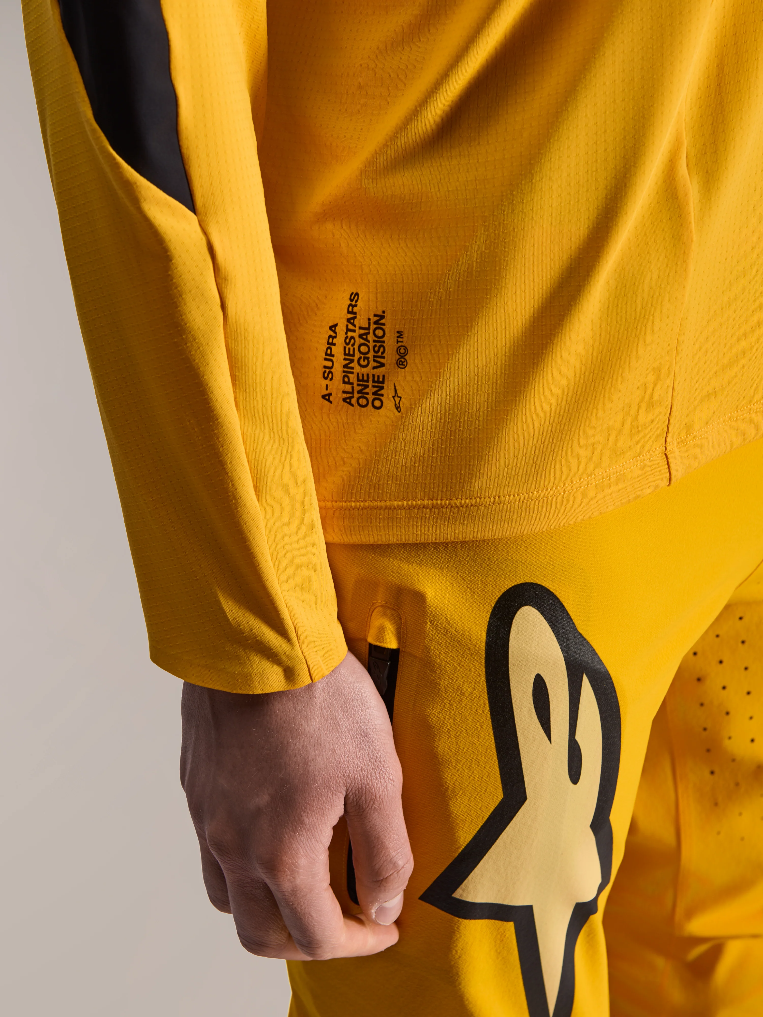 Jersey A-Supra Melt Gold Edición Limitada - Image 7