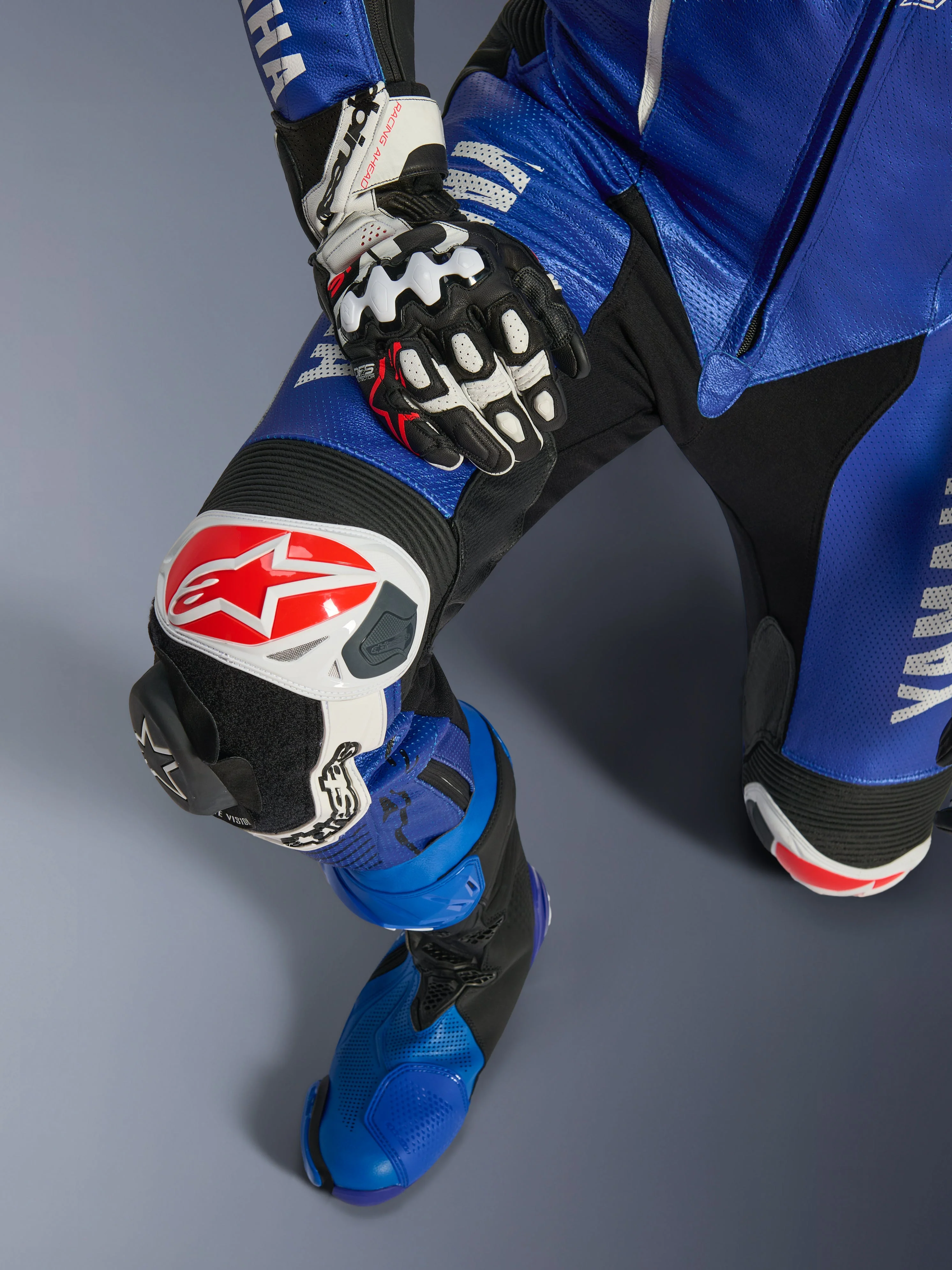 Mono De Cuero 1 Pieza Yamaha GP-R7 - Image 11